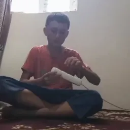 برق گرفتگی پسر (با آهنگ)