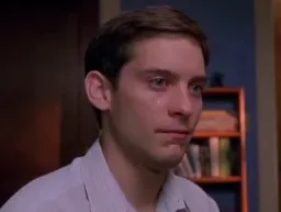 توبی مگوایر در حال گریه کردن