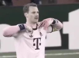 نویر درحال به یاد آوردن خاطرات