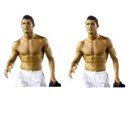 Comparison of transparent and opaque Ronaldo