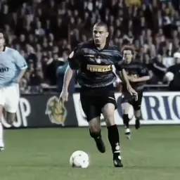 واکنش صادقانه رونالدو نازاریو درحال دریبل زدن