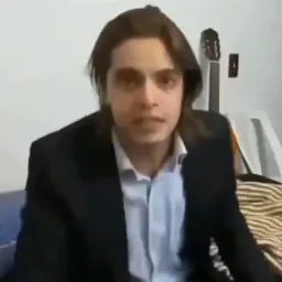 مرد درحال متقاعد کردن