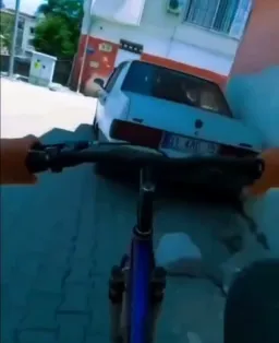 Drives dangerous with bike