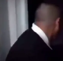 مرد متعجب