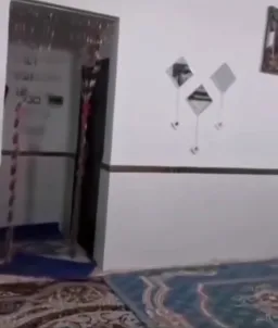 مرد چاق در حال رقصیدن