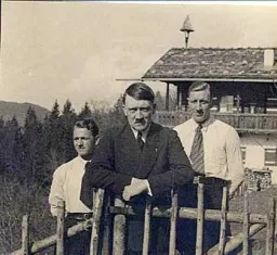 Hitler photo with his friends