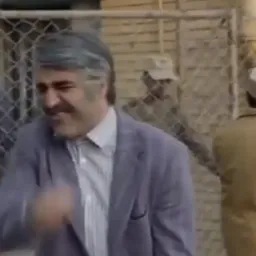 چاقو دستم بود فرو میکردم تو این شکم نحسش
