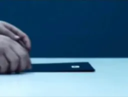 مرد درحال فرار کردن