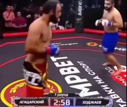 حرکات عجیب مبارز یو اف سی