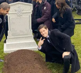 Grave pose