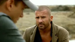 مرد غمگین بر سر قبر