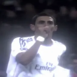 The honest reaction of Great Bill and Angel DiMaria