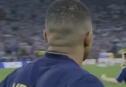 امباپه درحال فکر کردن