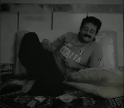Yuz sad laugh with sad song