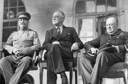 استالین ، چرچیل و روزولت در تهران (سیاه و سفید)