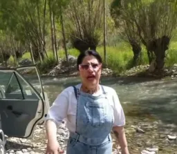 از بیرون امام زاده از درون حرومزاده