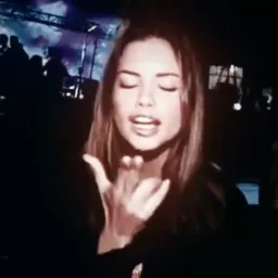 The honest reaction of a beautiful girl