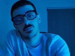 نگاه غم انگیز مرد ناراحت به یک چیز