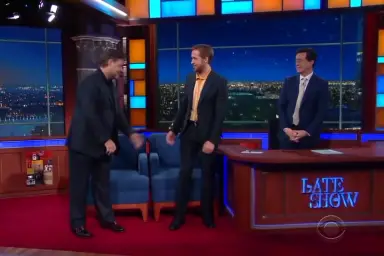 Ryan Gosling, Russell Crowe and the presenter sitting