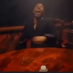 ضجه زدن مرد