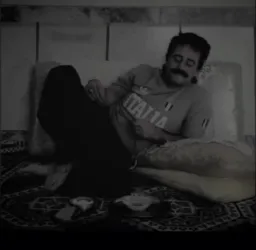 مرد غمگین