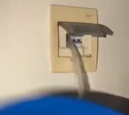 آمدن آب از کنتور برق