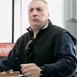 واکنش مرد متعجب