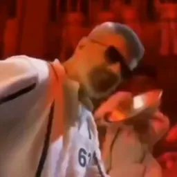 رقص جمعیت با آهنگ تیتراژ اوگی