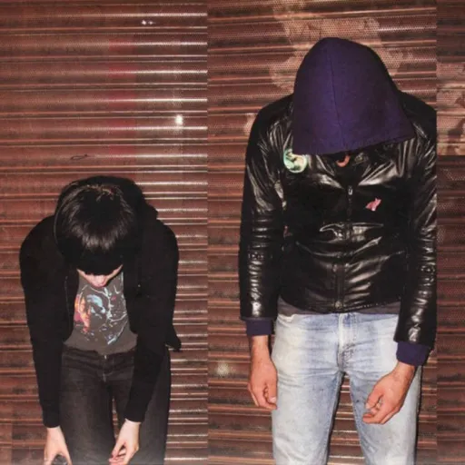 Crystal Castles - Untrust Us