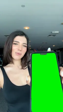 Turning the woman's back into the green curtain