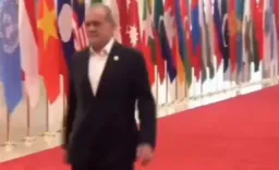 راه رفتن گنگ پزشکیان