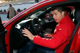 رونالدو در ماشین