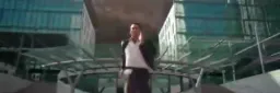 مرد درحال فرار