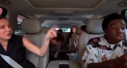 رقص افراد  در ماشین با آهنگ شاهکار