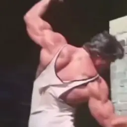 Arnold showing his body