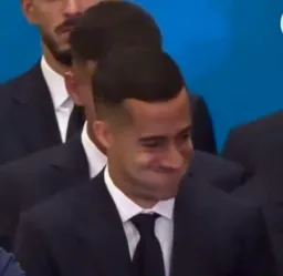 خندیدن لوکاس وازکز