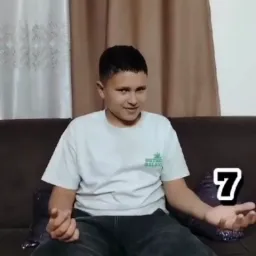 پسر در حال تقلید از scp 67