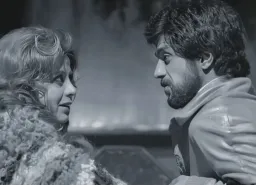 نگاه عاشقانه داریوش اقبالی به دختر