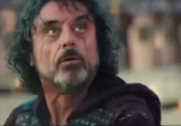 مرد تعجب کردن از شانس زیادی خود