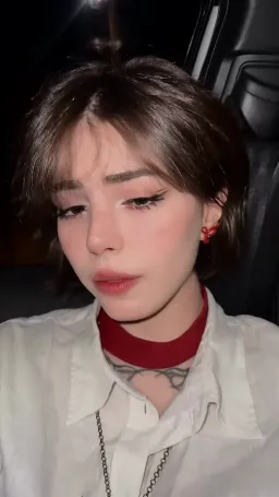 Beautiful girl reading, I am the first and last buyer of my order