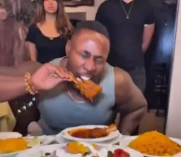 رقص مرد سیاه پوست با آهنگ کوردی