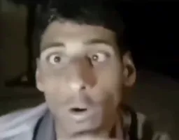 مرد زشت در حال اشتباه جواب دادن جدول ضرب