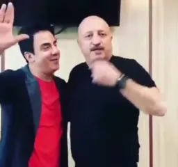 عشقم مادرش