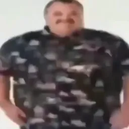 عوض شدن لباس های مرد (کیفیت پایین)