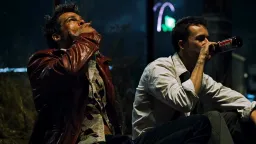 راوی درحال خوردن نوشیدنی با تایلر