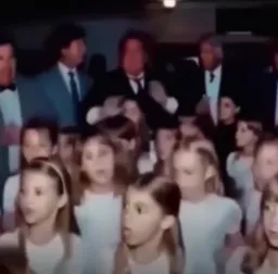 ترامپ و اپستین در مجلسی پر از کودک