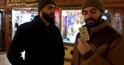 کورش درحال توضیح دادن به ایمان