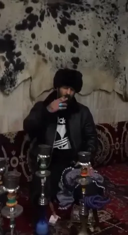 داداش ما با هیشکی اشتی نداریم کامل