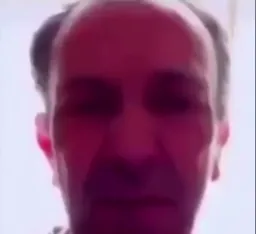مرد درحال جیغ زدن