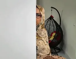 نگاه ترسناک مادر به ریل بویزس